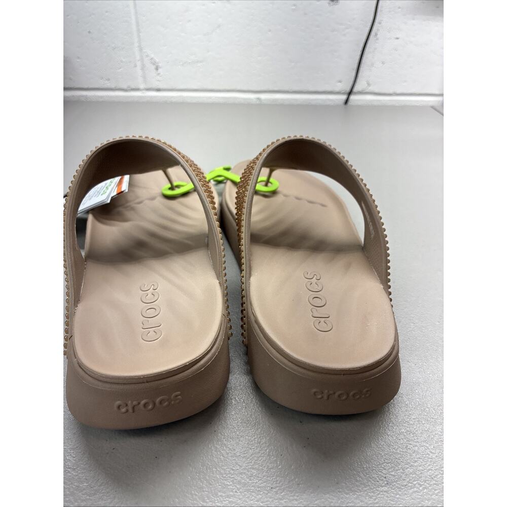 Crocs Getaway Gems Triangle Flip, Color Latte Size W10 212335-2Q9 New With Tags - Picture 3 of 6